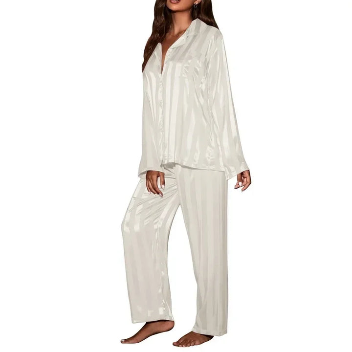 Line | Stilfuld Stribet Satin Pyjamasæt
