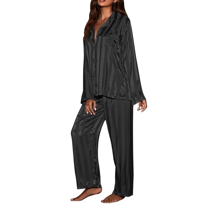 Line | Stilfuld Stribet Satin Pyjamasæt