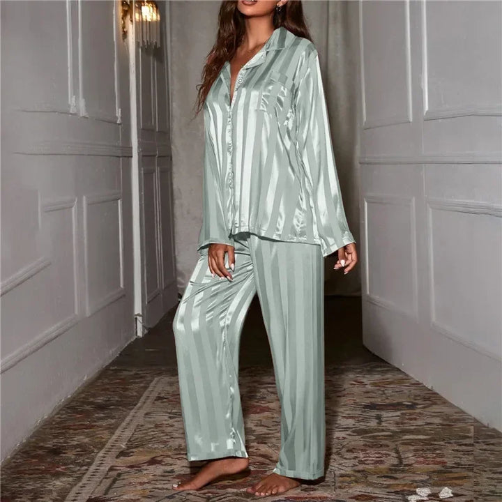Line | Stilfuld Stribet Satin Pyjamasæt
